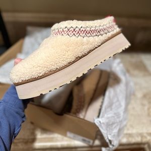 Women’s UGG Tazz Braid Slipper in Natural Size 10
